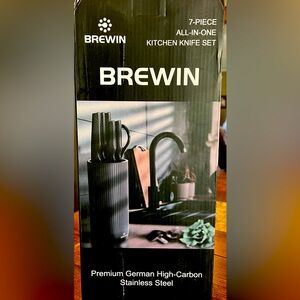 Brewin 7 Piece Knife Set- brand new in box- never opened